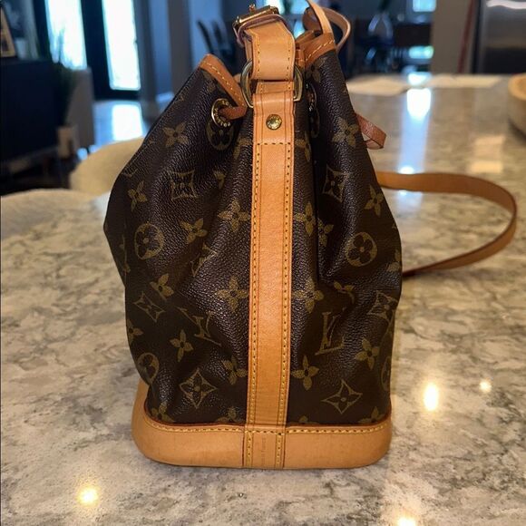 ✨ Louis Vuitton Noé BB Monogram Bucket Bag – Excellent Condition - Picture 4 of 10